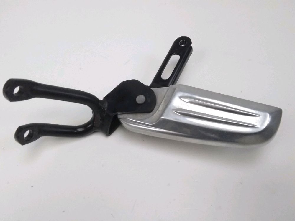 Platine et repose pieds arriere gauche