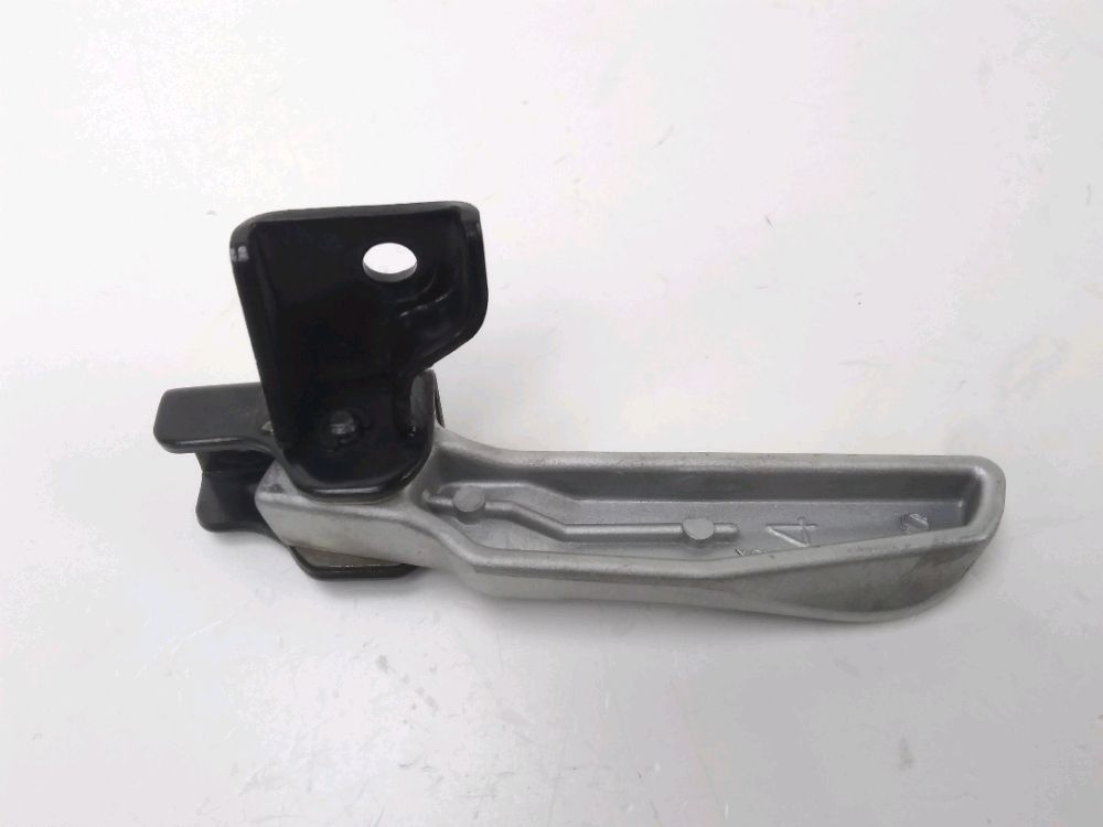 PLATINE ET REPOSE PIEDS ARRIERE DROIT