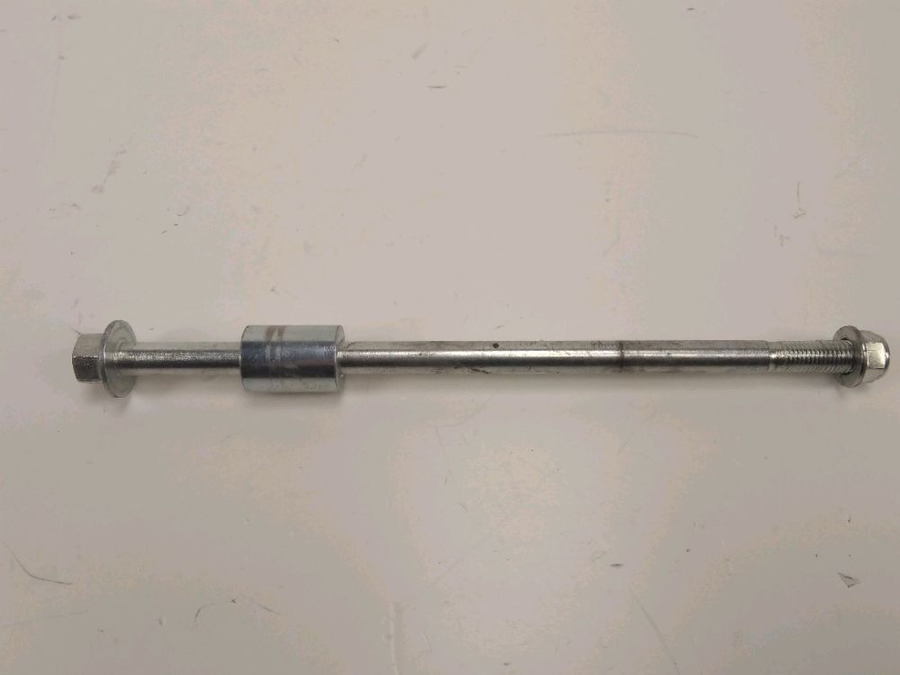 AXE DE ROUE AVANT