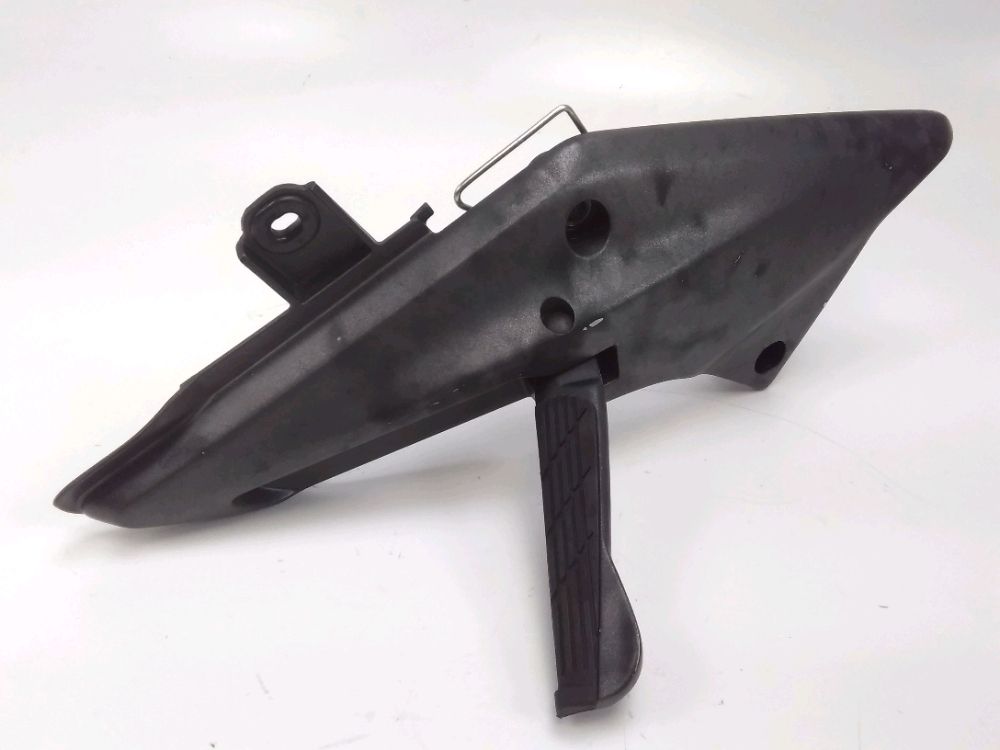 Platine et repose pieds arriere droit