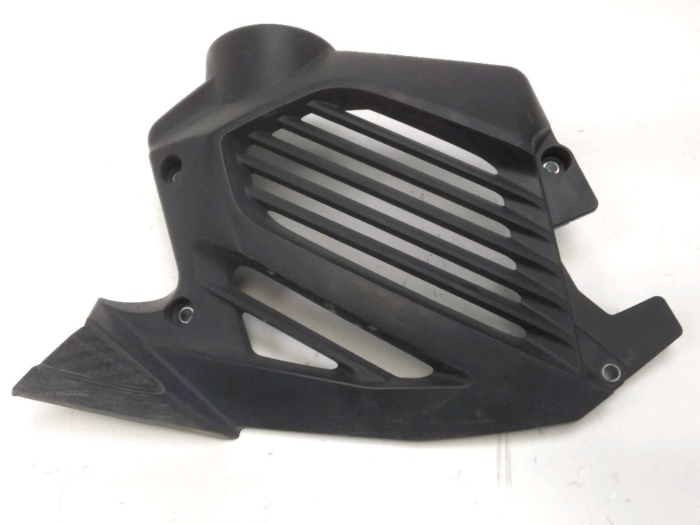 GRILLE DE RADIATEUR