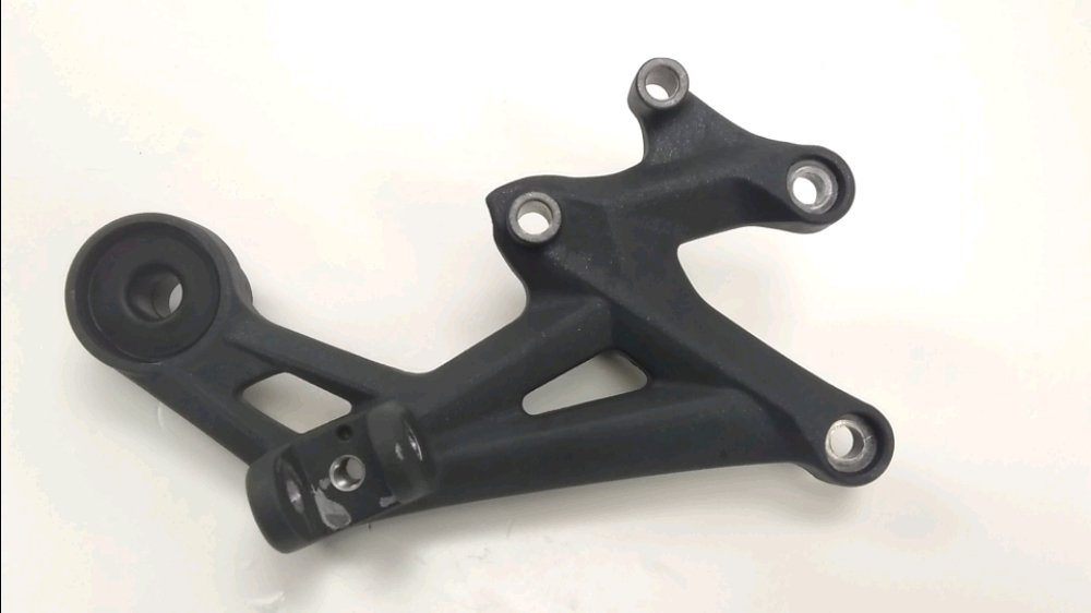 PLATINE AVANT DROITE