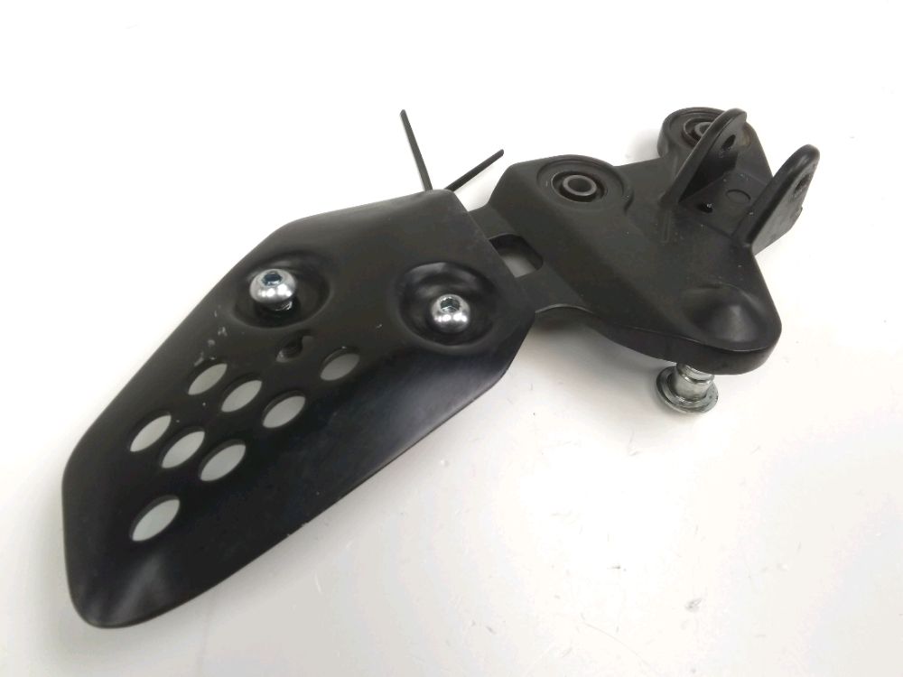 PLATINE AVANT DROITE