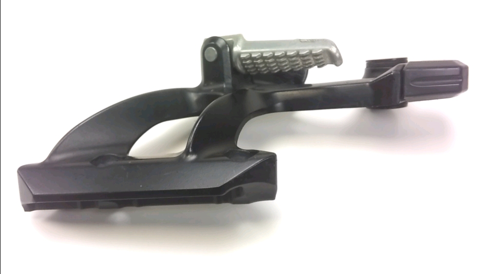 PLATINE ET REPOSE PIEDS ARRIERE DROIT