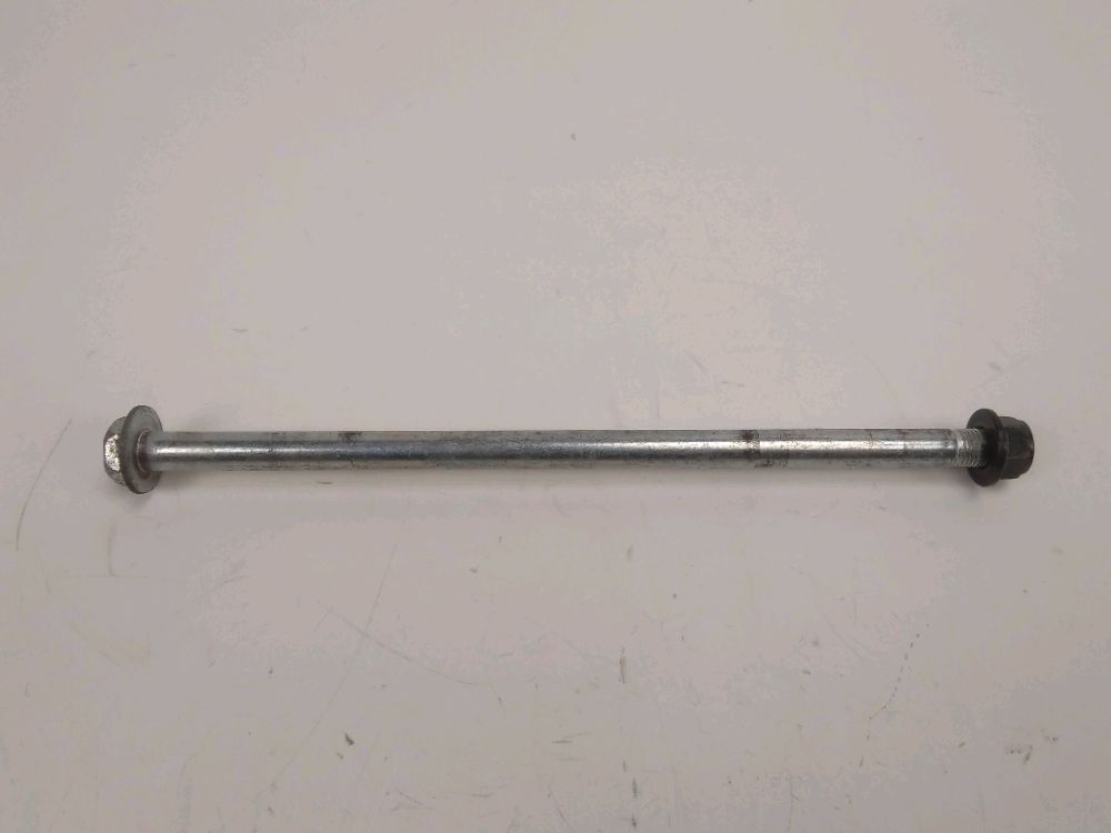 Axe de roue avant