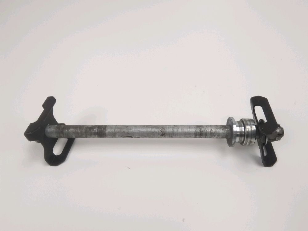 AXE DE ROUE ARRIERE