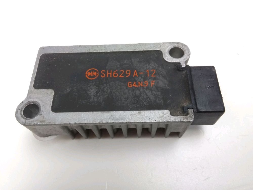REGULATEUR DE TENSION