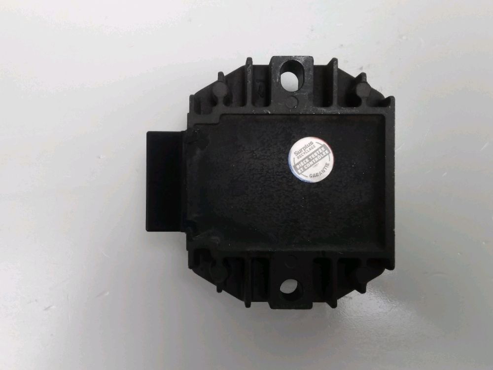 REGULATEUR DE TENSION