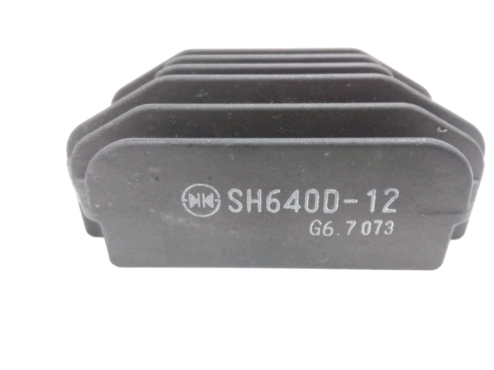 REGULATEUR DE TENSION