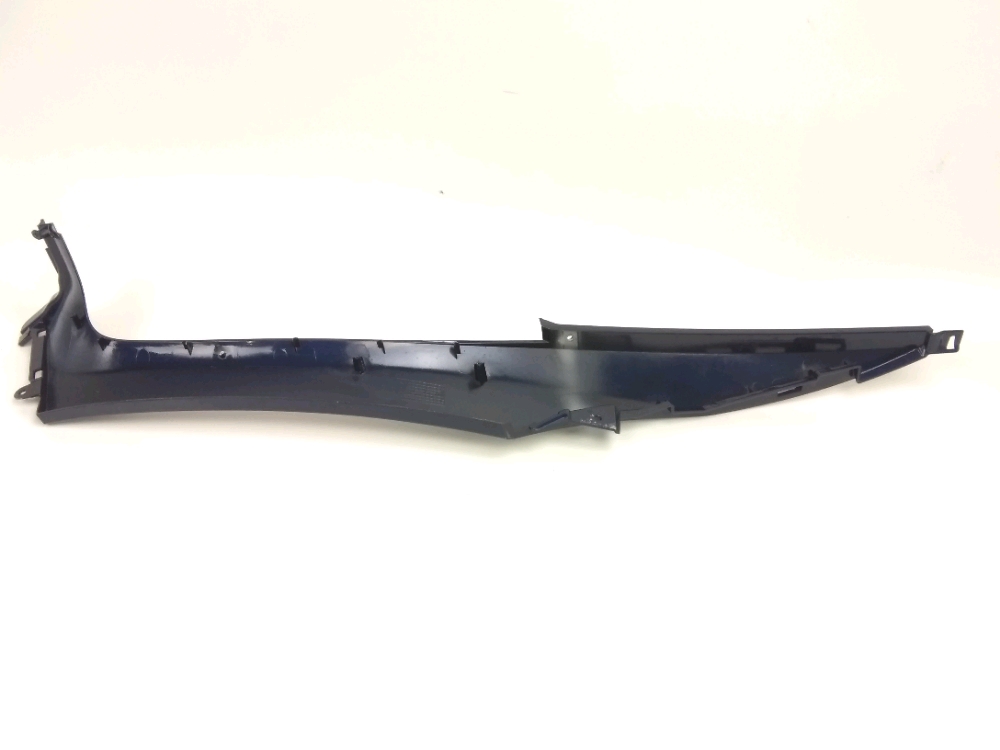 CACHE LATERAL DROIT