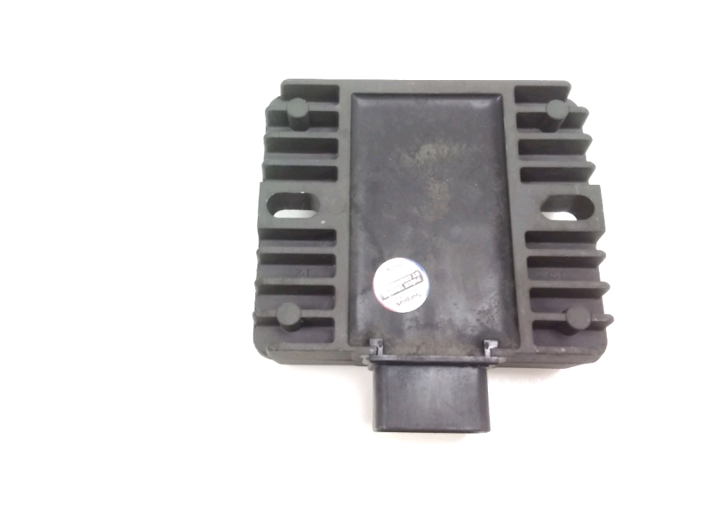 REGULATEUR DE TENSION
