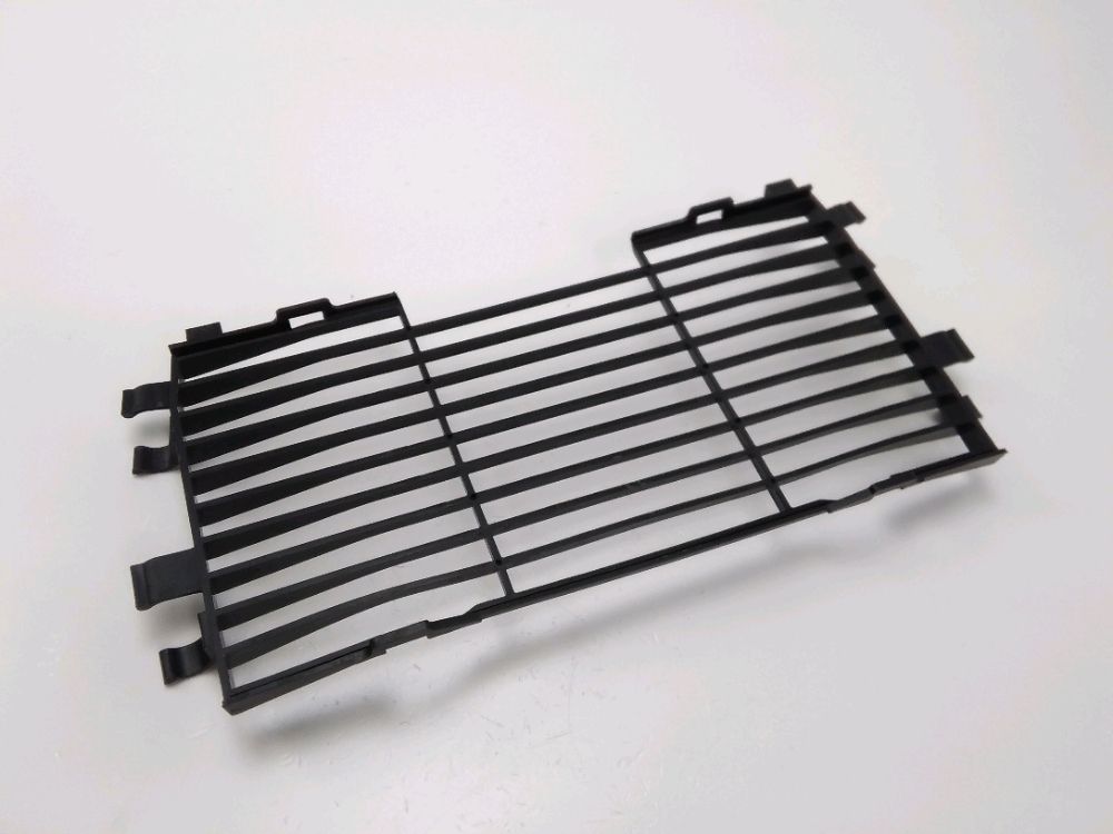 GRILLE DE RADIATEUR