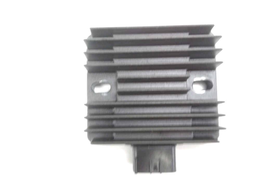 REGULATEUR DE TENSION
