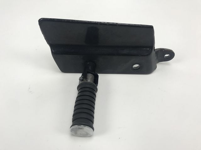 Platine et repose pieds arriere gauche