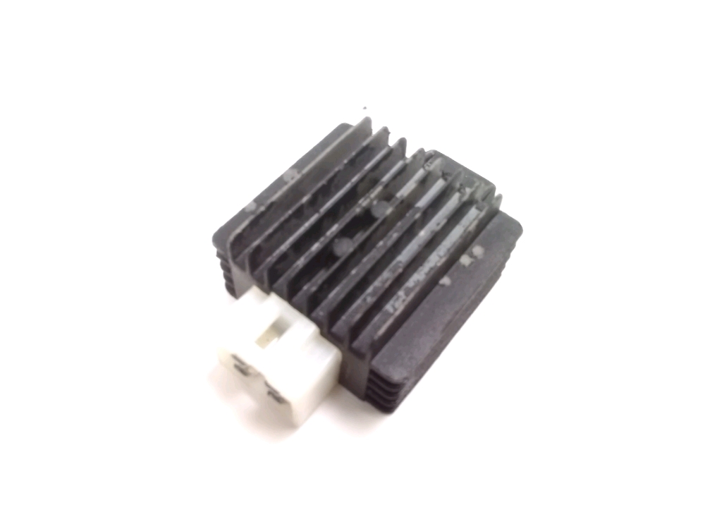 REGULATEUR DE TENSION