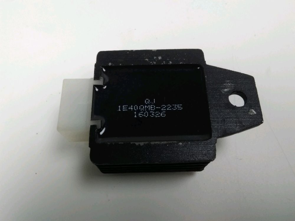 REGULATEUR DE TENSION
