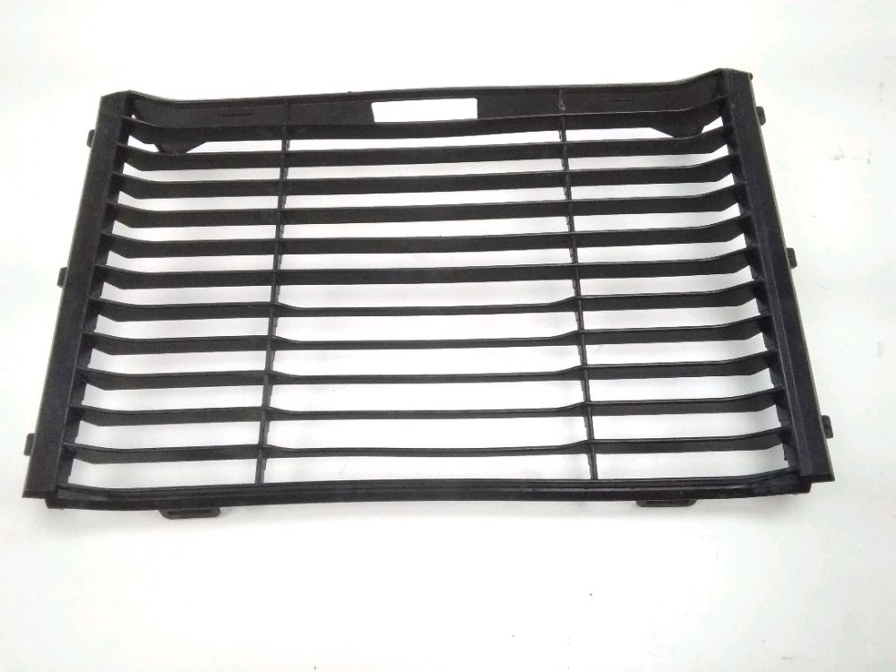 GRILLE DE RADIATEUR
