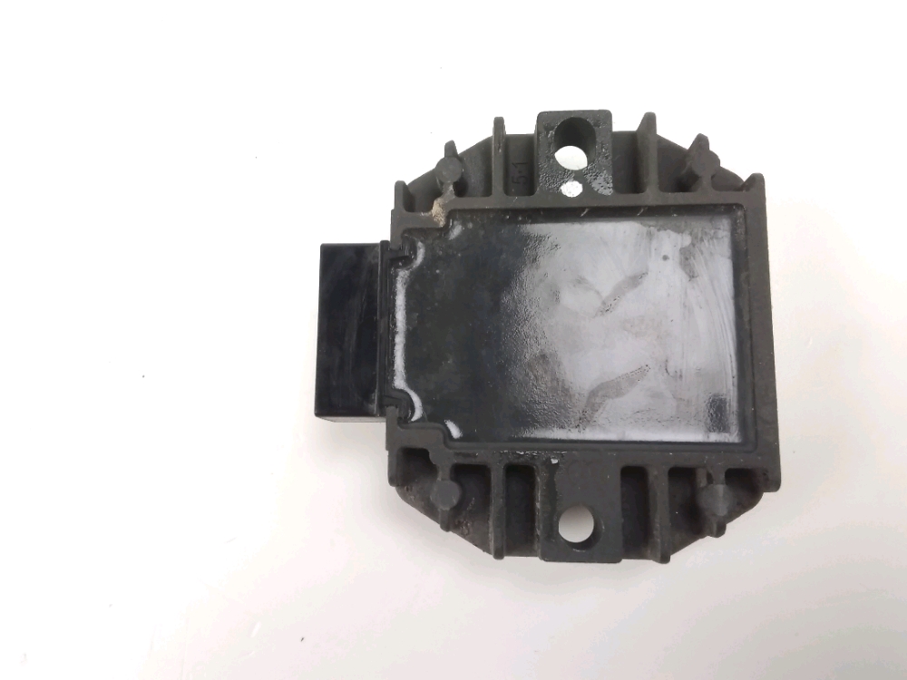 REGULATEUR DE TENSION