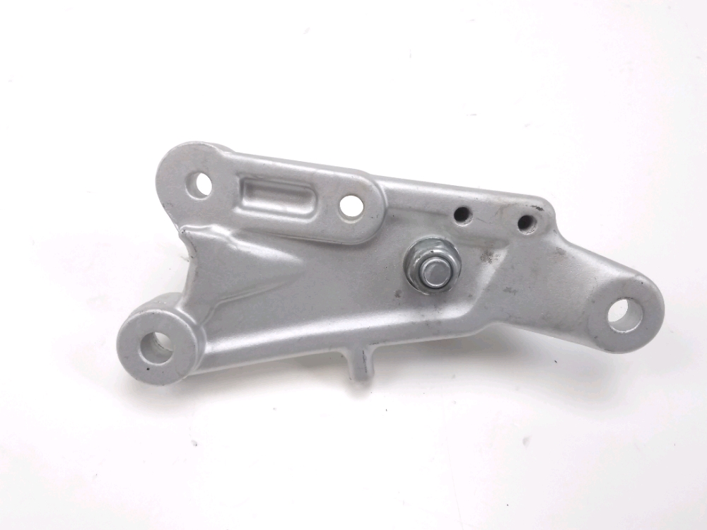 PLATINE AVANT DROITE