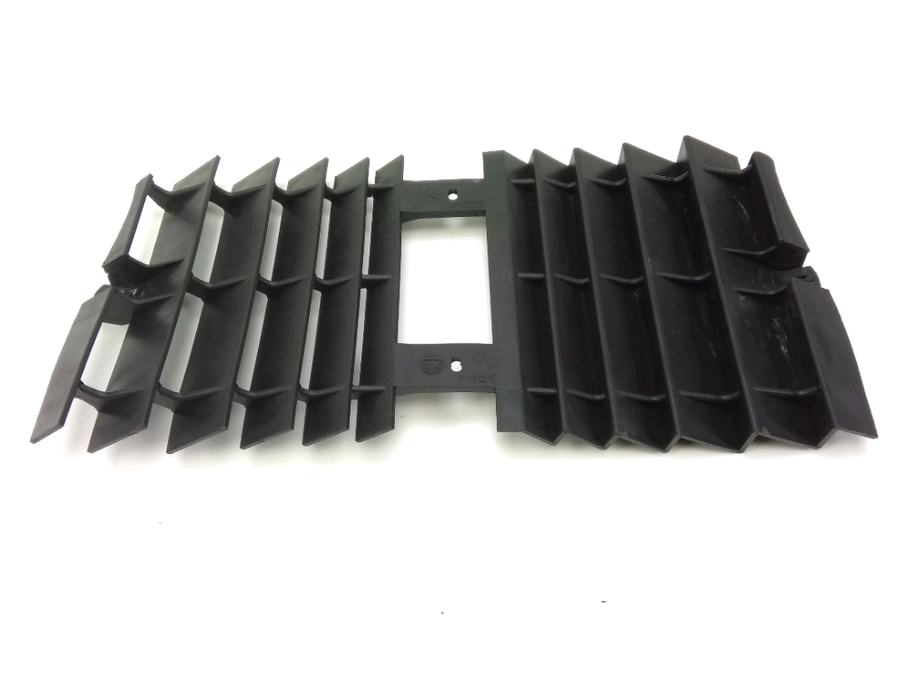 GRILLE DE RADIATEUR