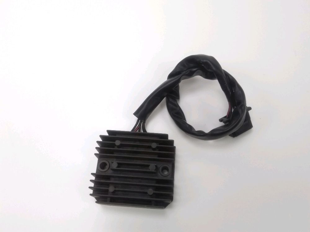 REGULATEUR DE TENSION
