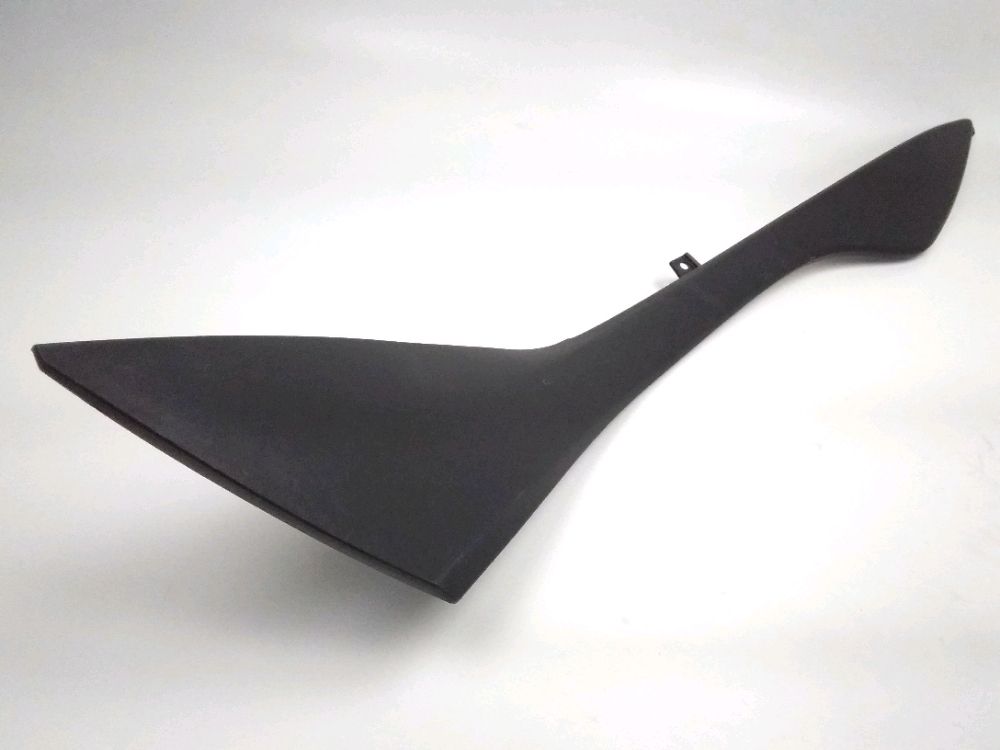 Cache lateral gauche