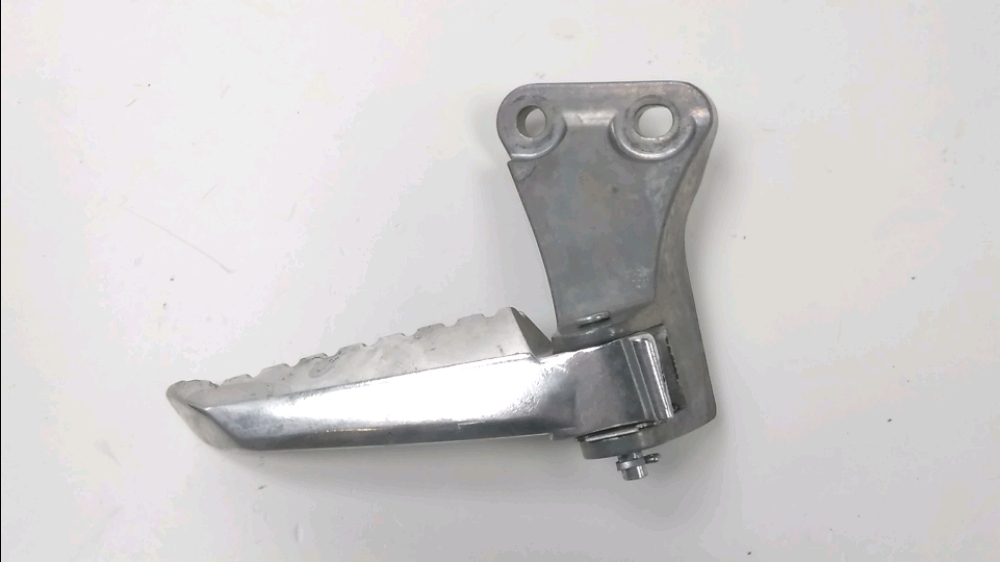 PLATINE ET REPOSE PIEDS ARRIERE DROIT