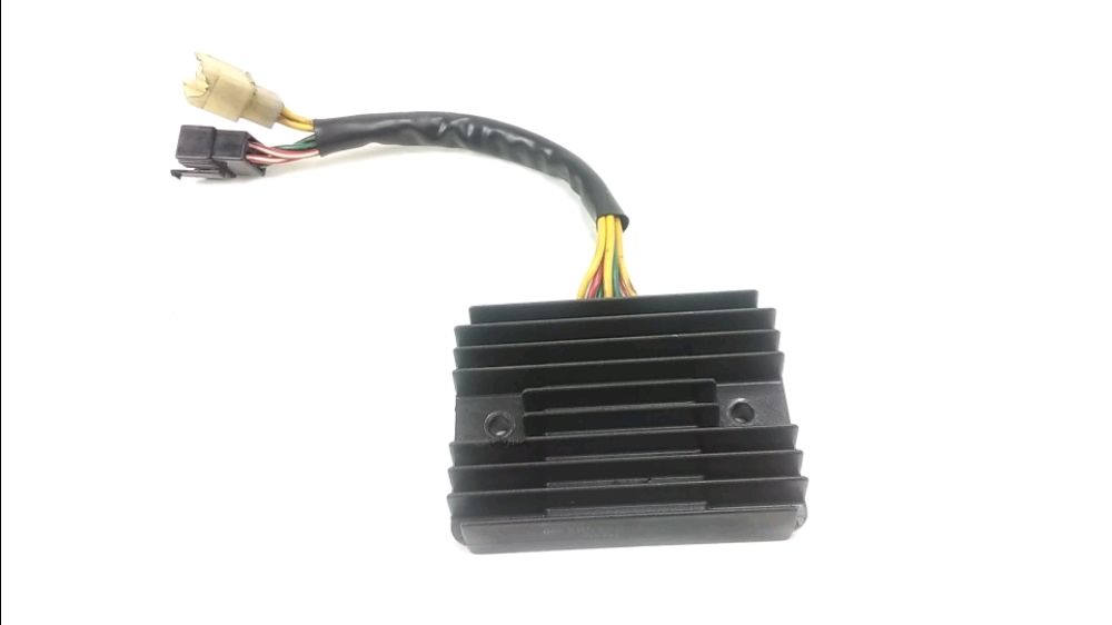 REGULATEUR DE TENSION