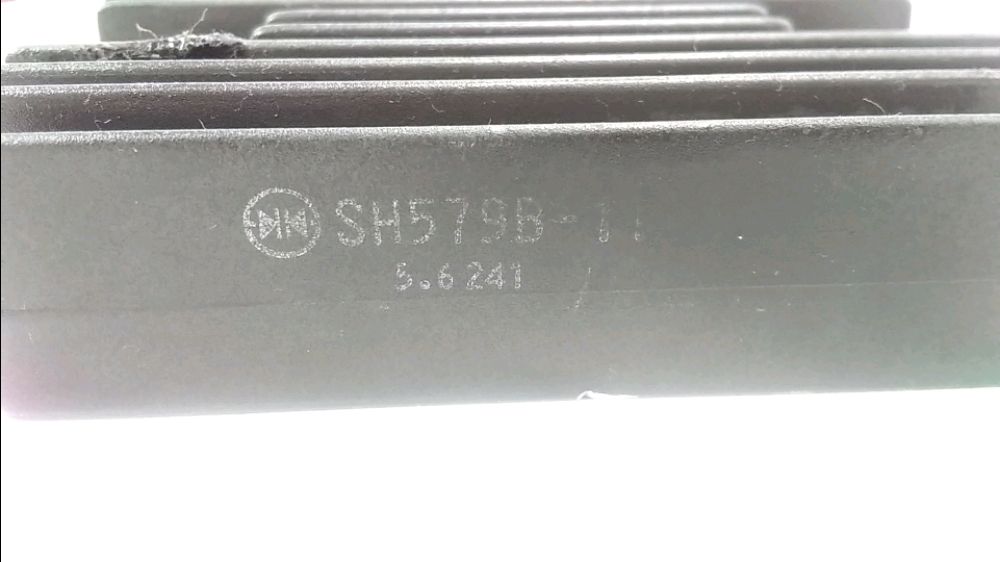 REGULATEUR DE TENSION