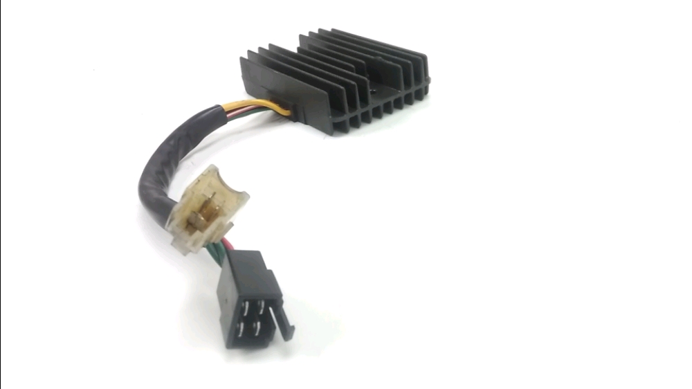 REGULATEUR DE TENSION