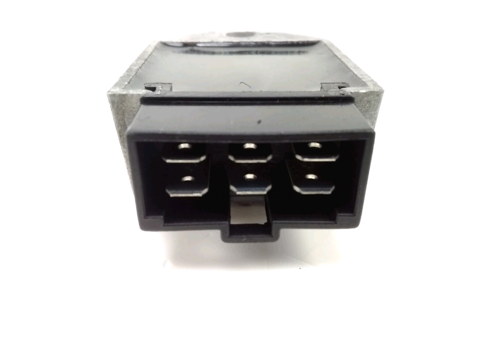 REGULATEUR DE TENSION