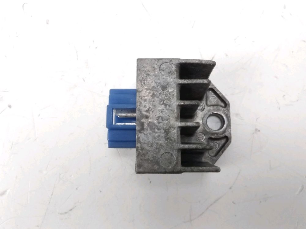 REGULATEUR DE TENSION