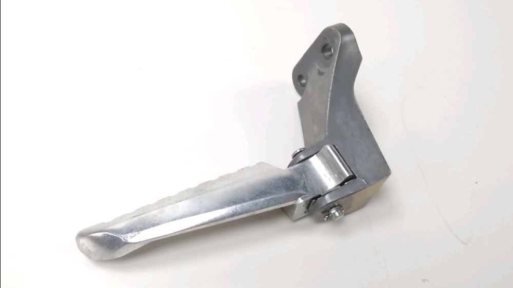 PLATINE ET REPOSE PIEDS ARRIERE DROIT