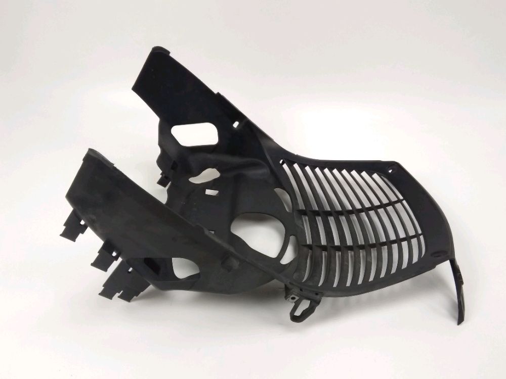 GRILLE DE RADIATEUR