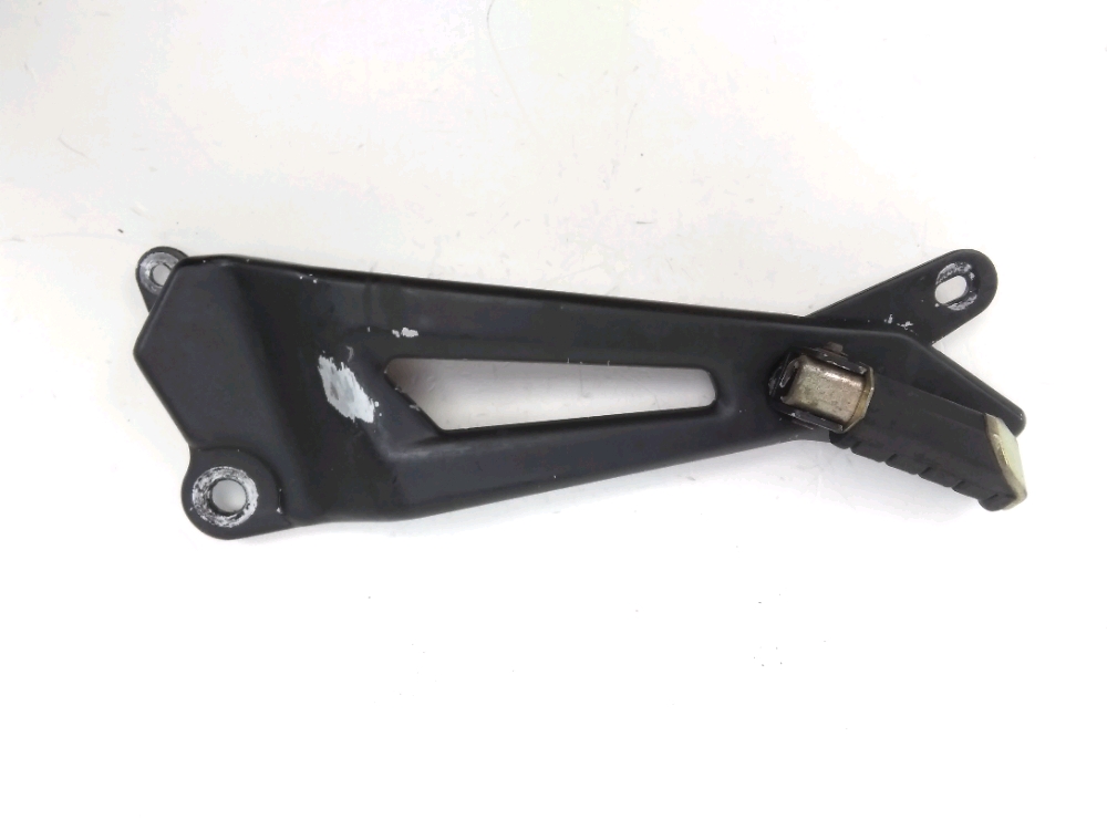 Platine et repose pieds arriere droit