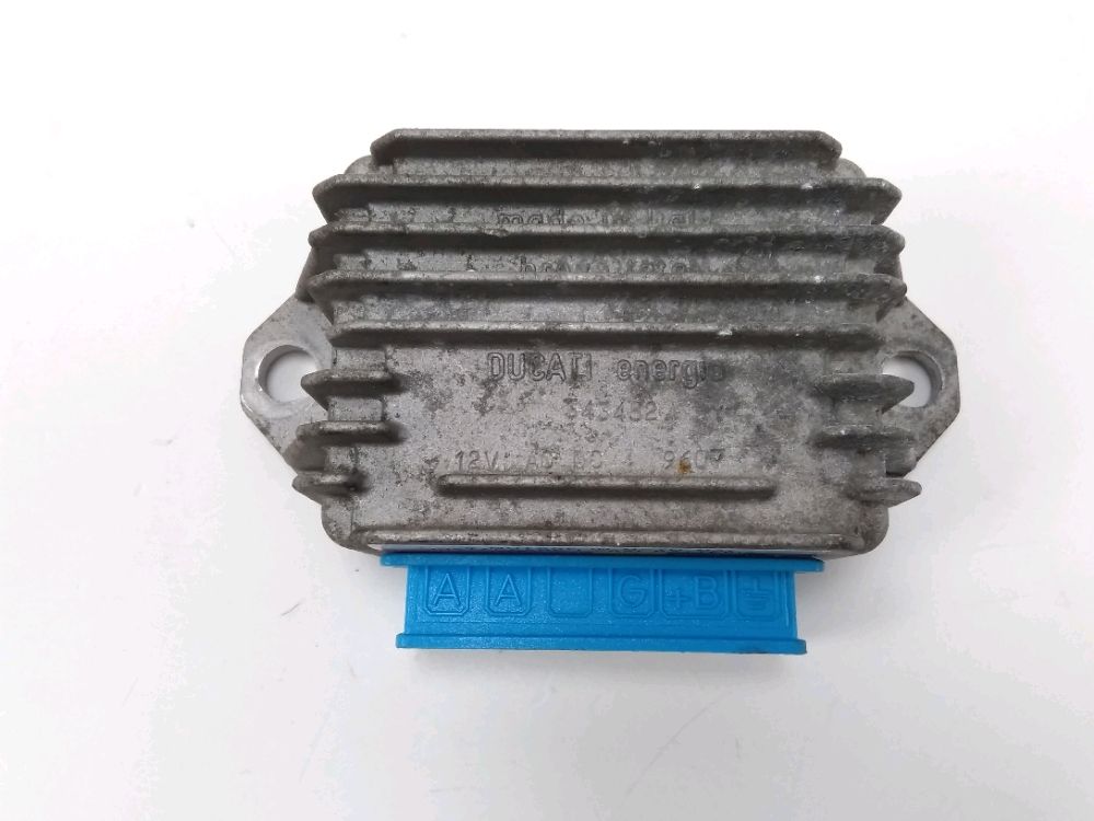 REGULATEUR DE TENSION