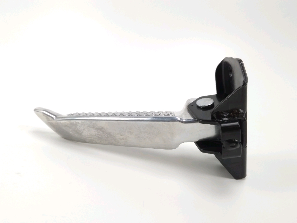 PLATINE ET REPOSE PIEDS ARRIERE DROIT