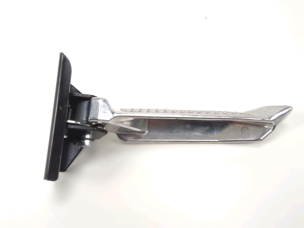 PLATINE ET REPOSE PIEDS ARRIERE DROIT