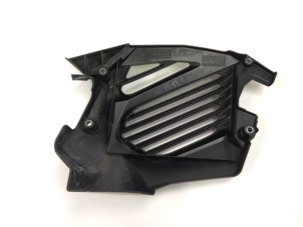 GRILLE DE RADIATEUR