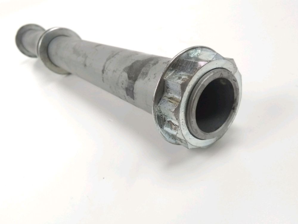 AXE DE ROUE ARRIERE