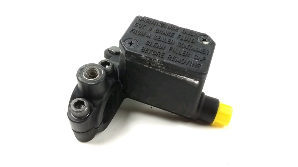 Maitre cylindre frein ar complet