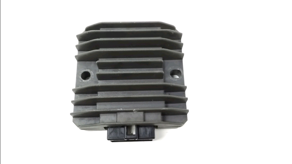 REGULATEUR DE TENSION