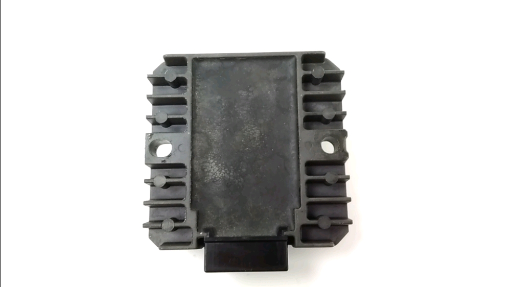 REGULATEUR DE TENSION