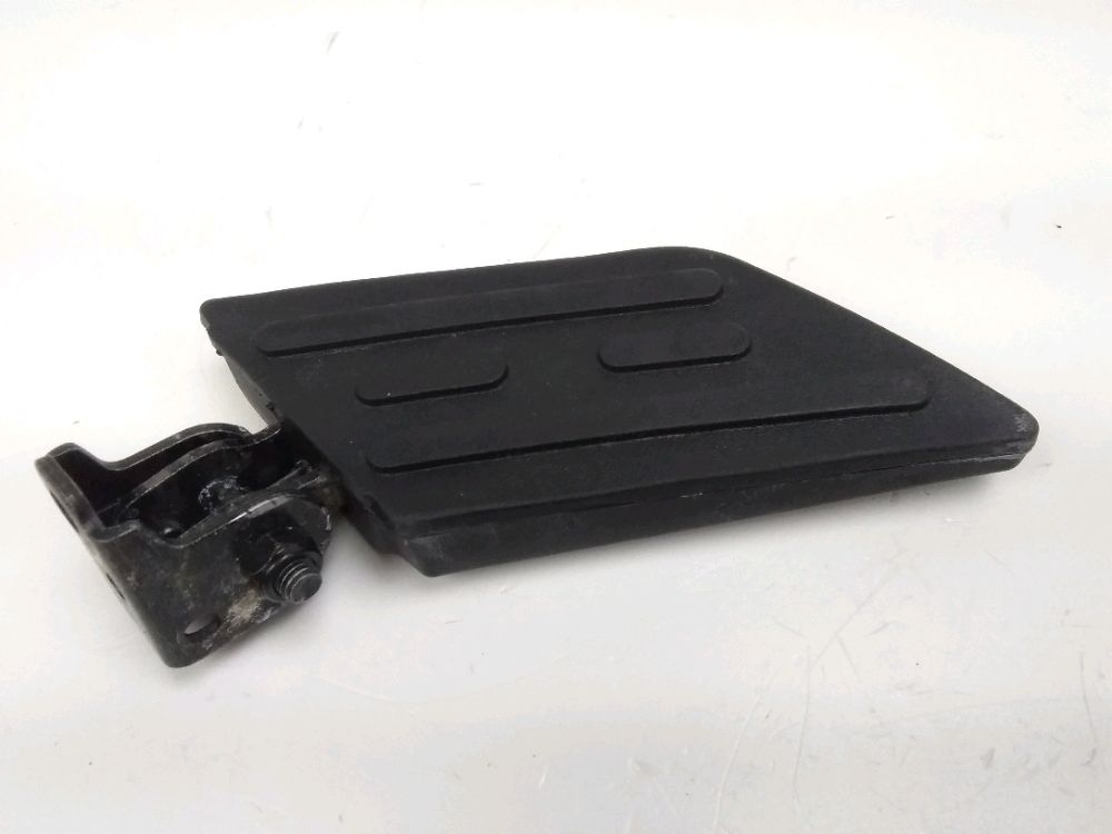 PLATINE ET REPOSE PIEDS ARRIERE DROIT