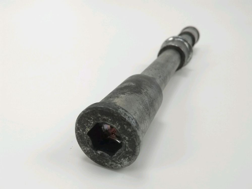 AXE DE ROUE AVANT