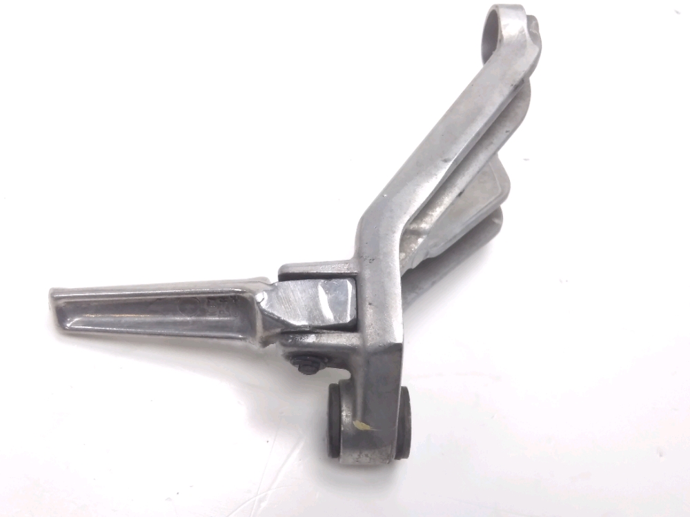 PLATINE ET REPOSE PIEDS ARRIERE DROIT