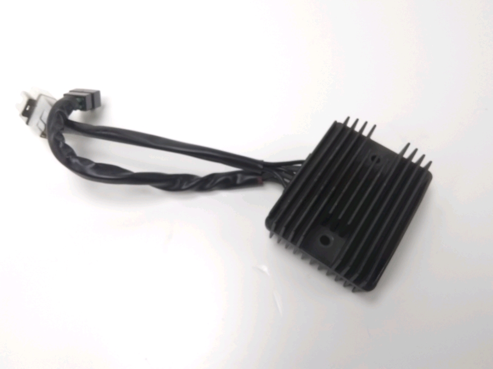 REGULATEUR DE TENSION