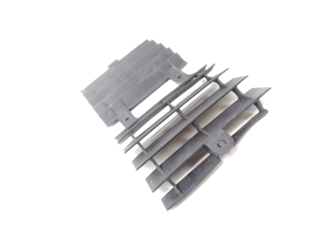 GRILLE DE RADIATEUR