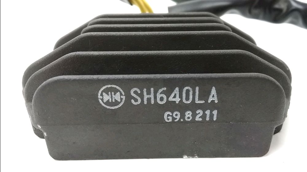 REGULATEUR DE TENSION