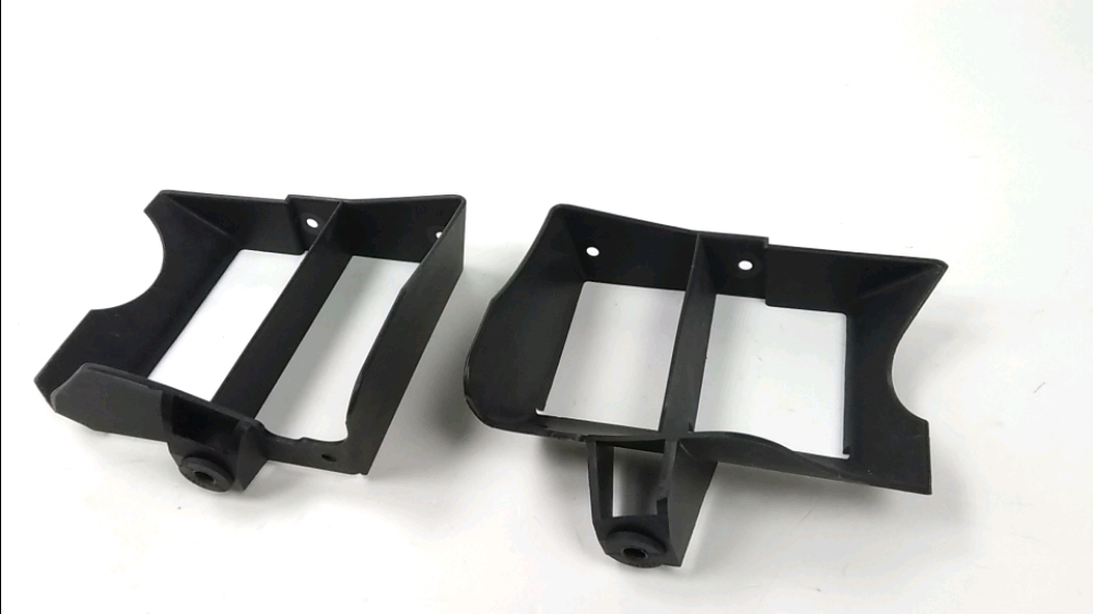 GRILLE DE RADIATEUR